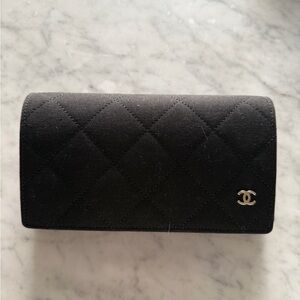 CHANEL Black sunglasses
